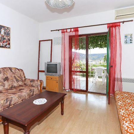 Holiday Home Marcelo-With Terrace Vinišće Eksteriør bilde